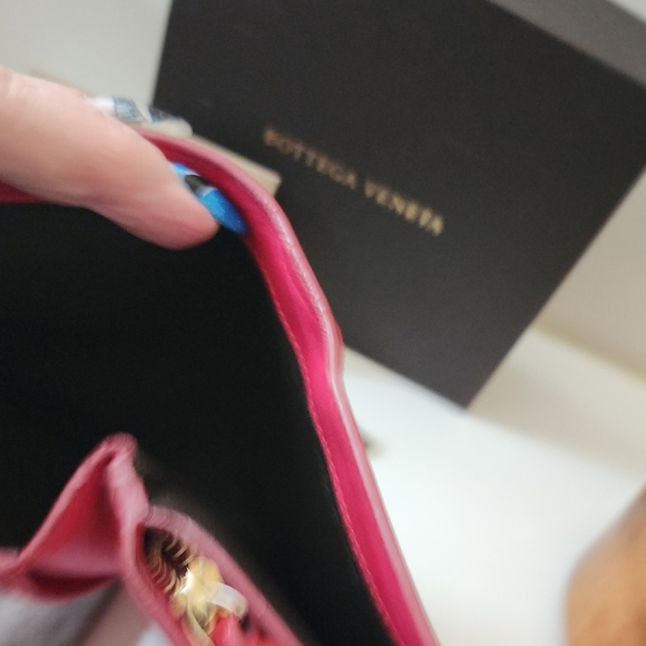 Bottega Veneta Red Leather Wallet with Intrecciato Pattern - Picture 10 of 14